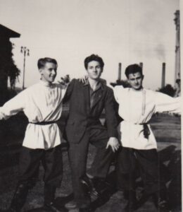 Pavel Šmok s mladými ruskými tanečníky (foto archiv Martina Šmoka)