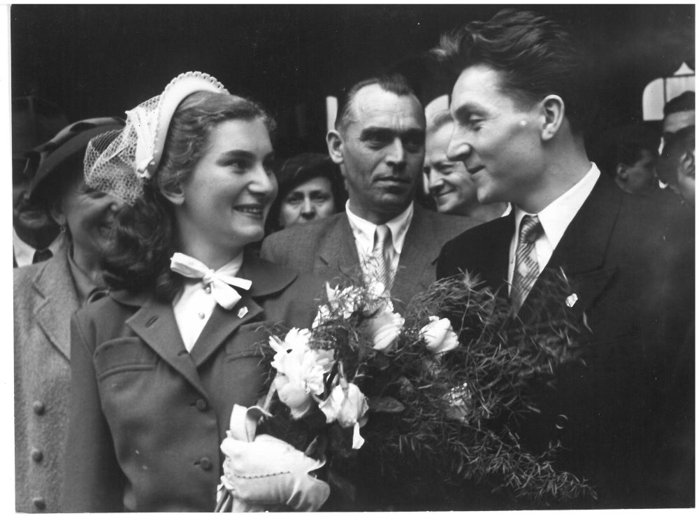 Svatební fotografie ze sňatku s první manželkou Alenou (foto archiv Jana Janouška)